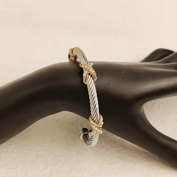 Luxury Gold Bezel Bangle– Modern Muse Elegance - Picture 6 of 7